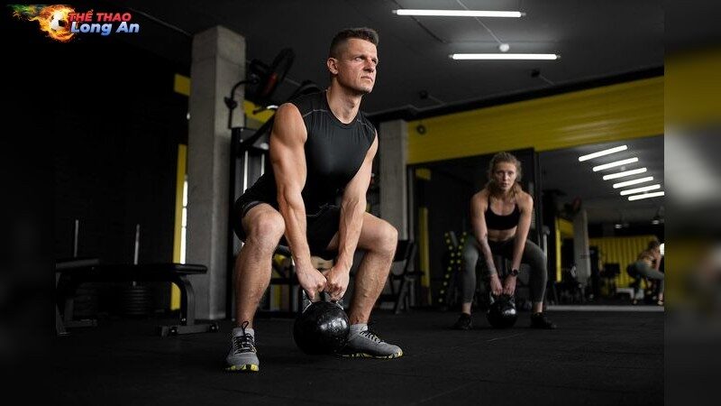 Phương pháp phòng tránh chấn thương cột sống khi tập gym